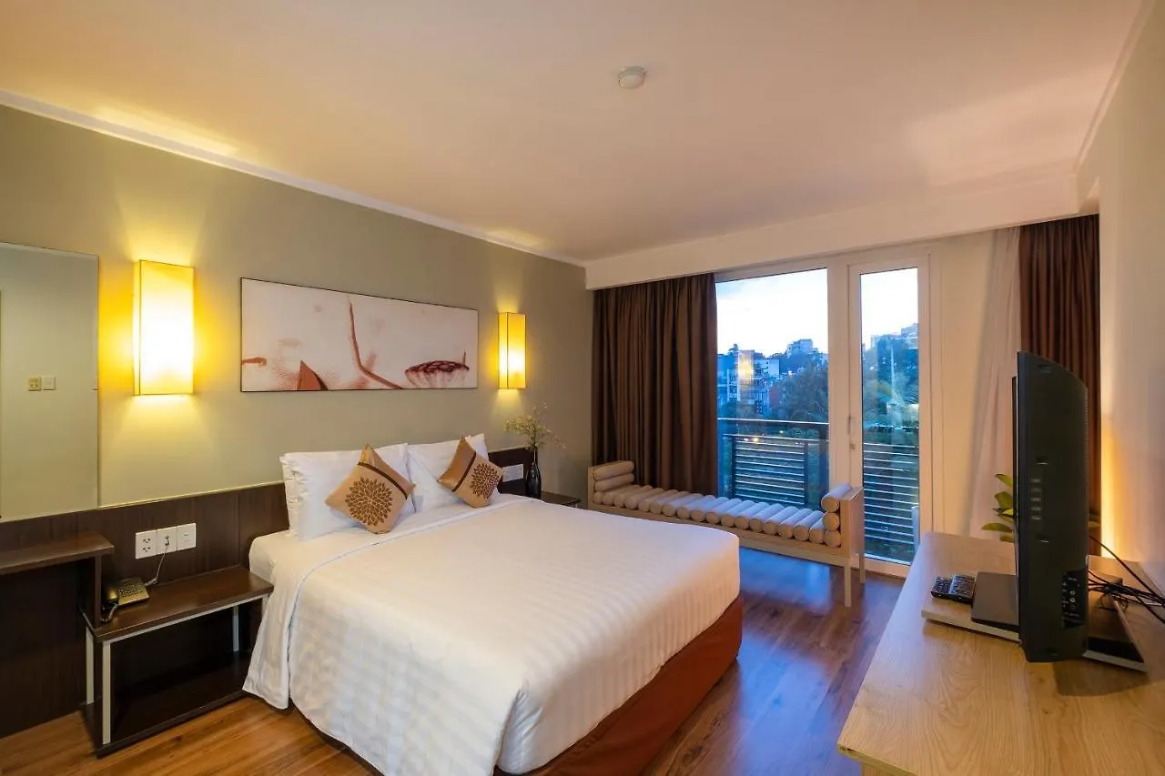 Vien Dong Hotel - Near Bui Vien Walking Street Ho Chi Minh City