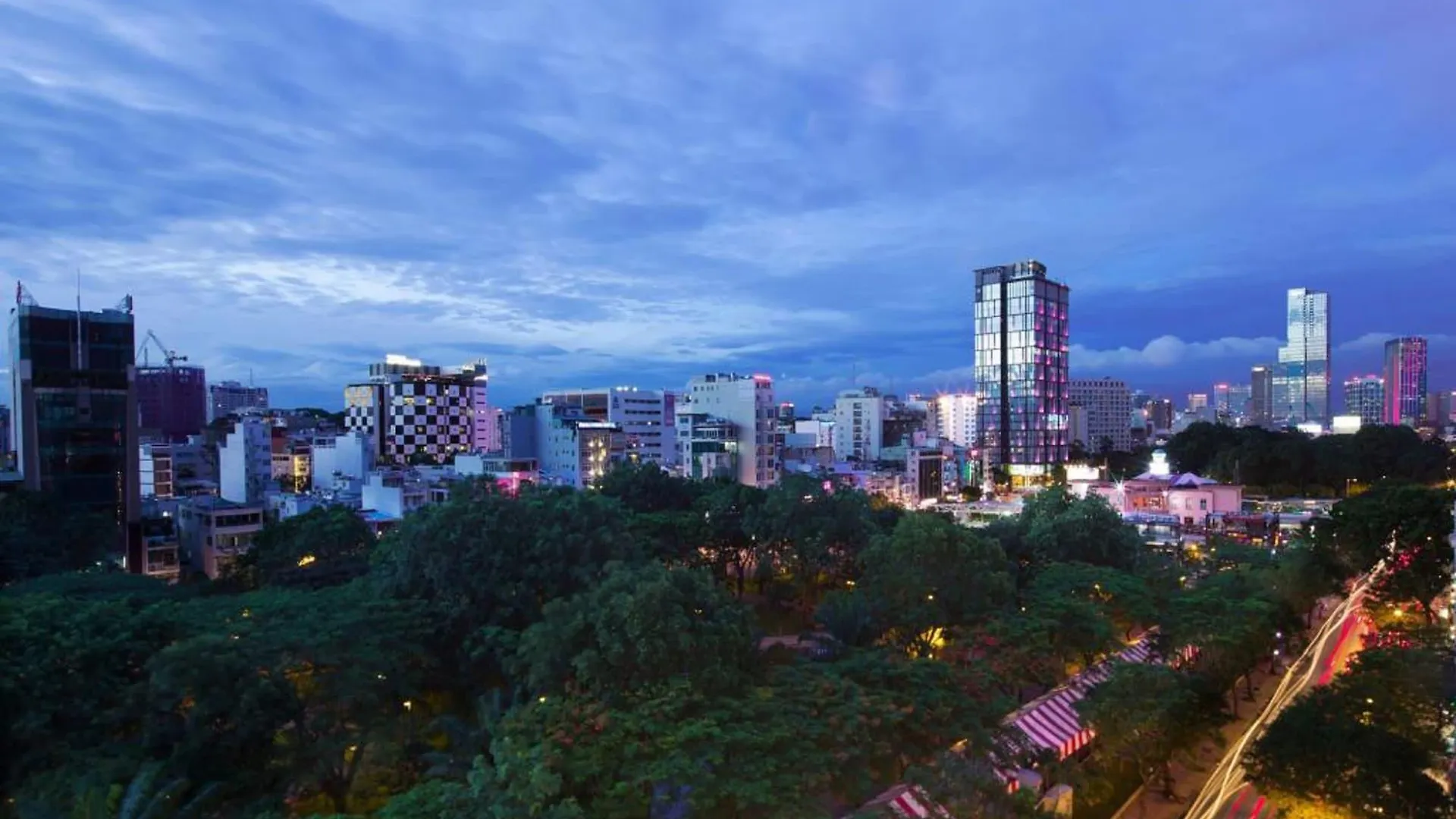 Vien Dong Hotel - Near Bui Vien Walking Street Ho Chi Minh City Vietnam