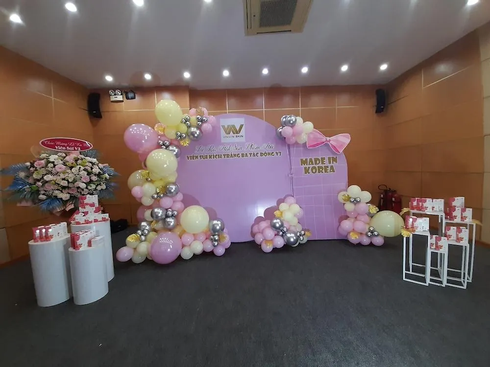 Vien Dong Hotel - Near Bui Vien Walking Street Ho Chi Minh City