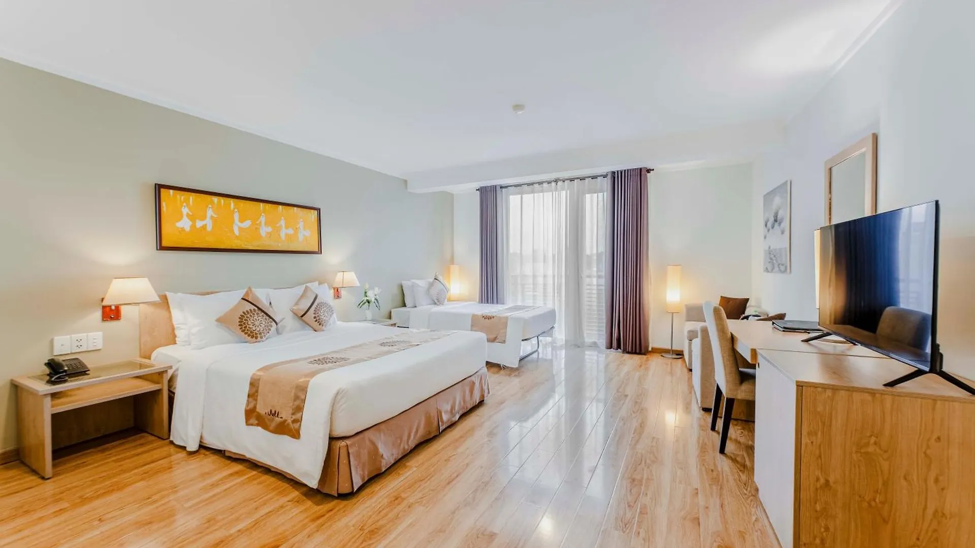 Vien Dong Hotel - Near Bui Vien Walking Street Ho Chi Minh City