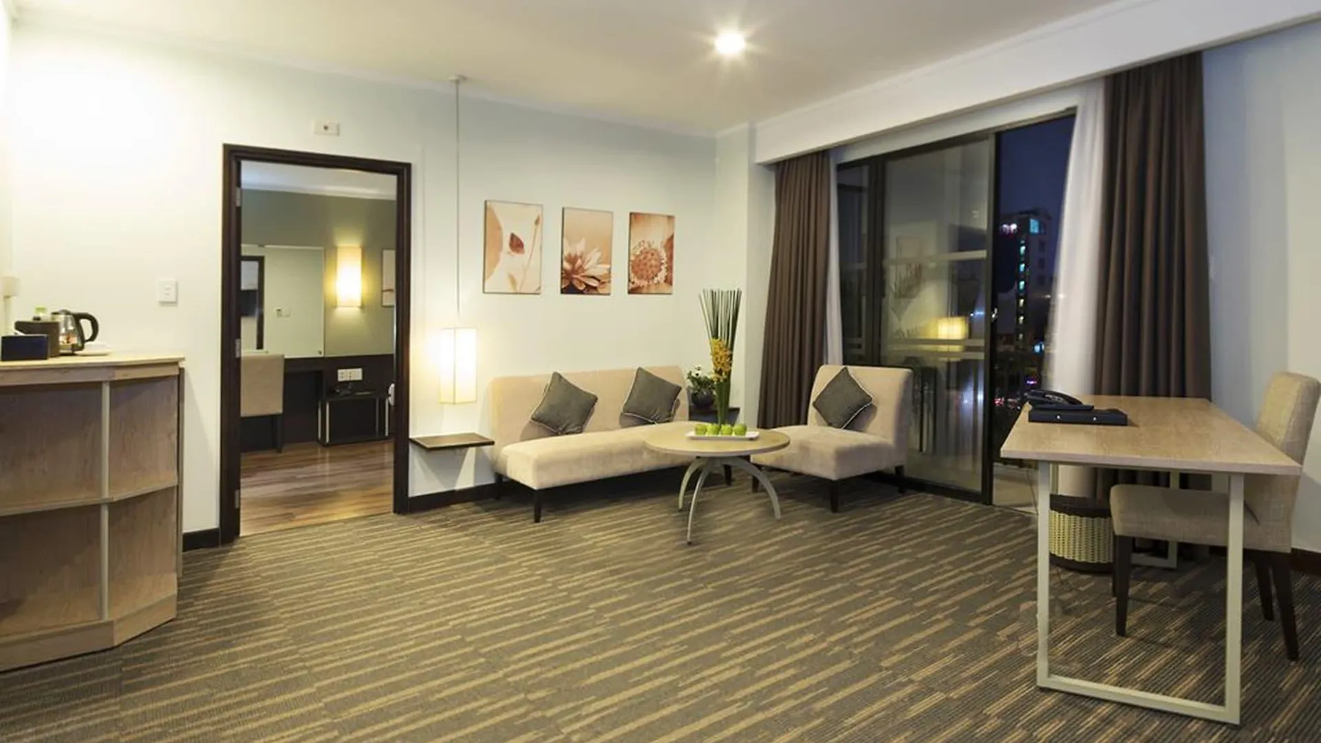 Vien Dong Hotel - Near Bui Vien Walking Street Ho Chi Minh City