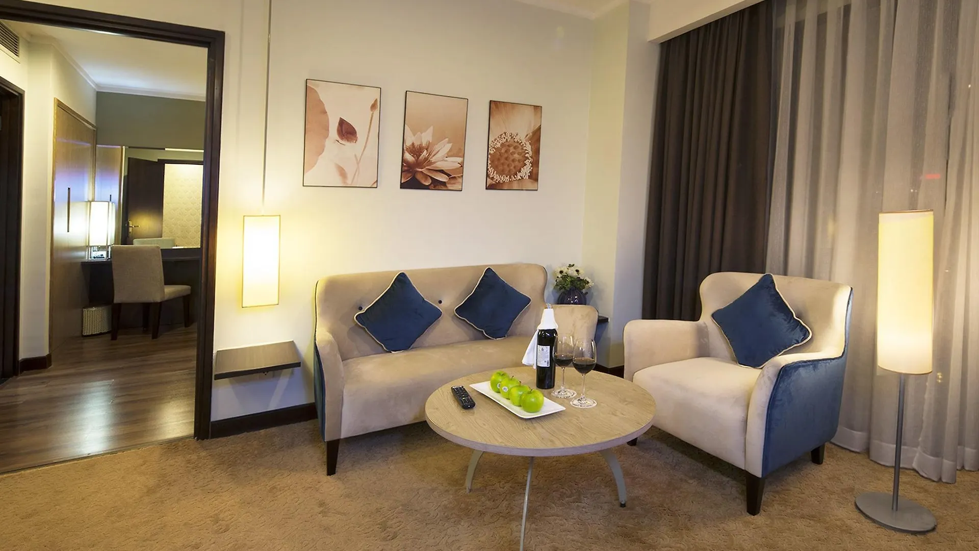 Vien Dong Hotel - Near Bui Vien Walking Street Ho Chi Minh City 3*,