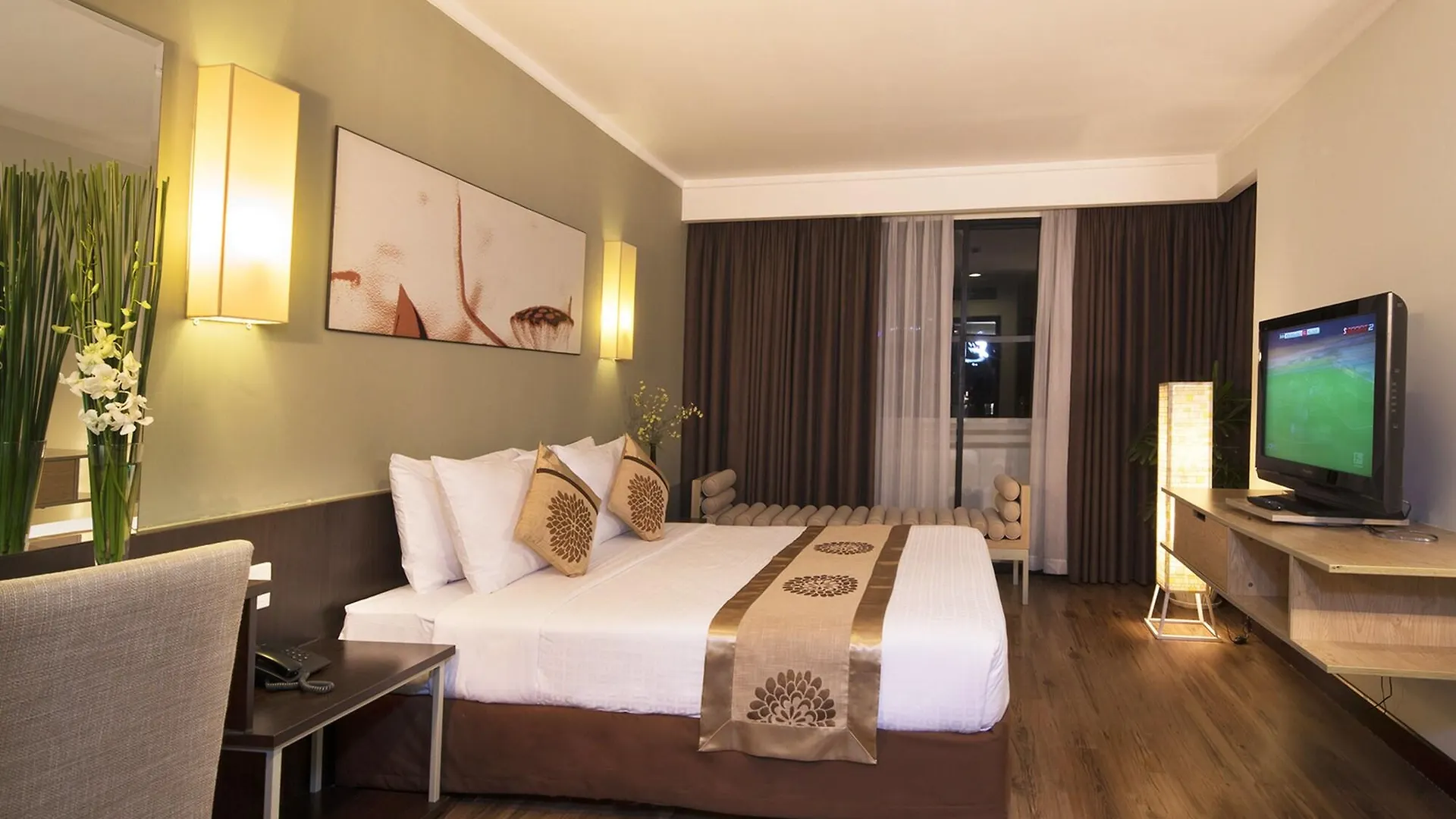Vien Dong Hotel - Near Bui Vien Walking Street Ho Chi Minh City