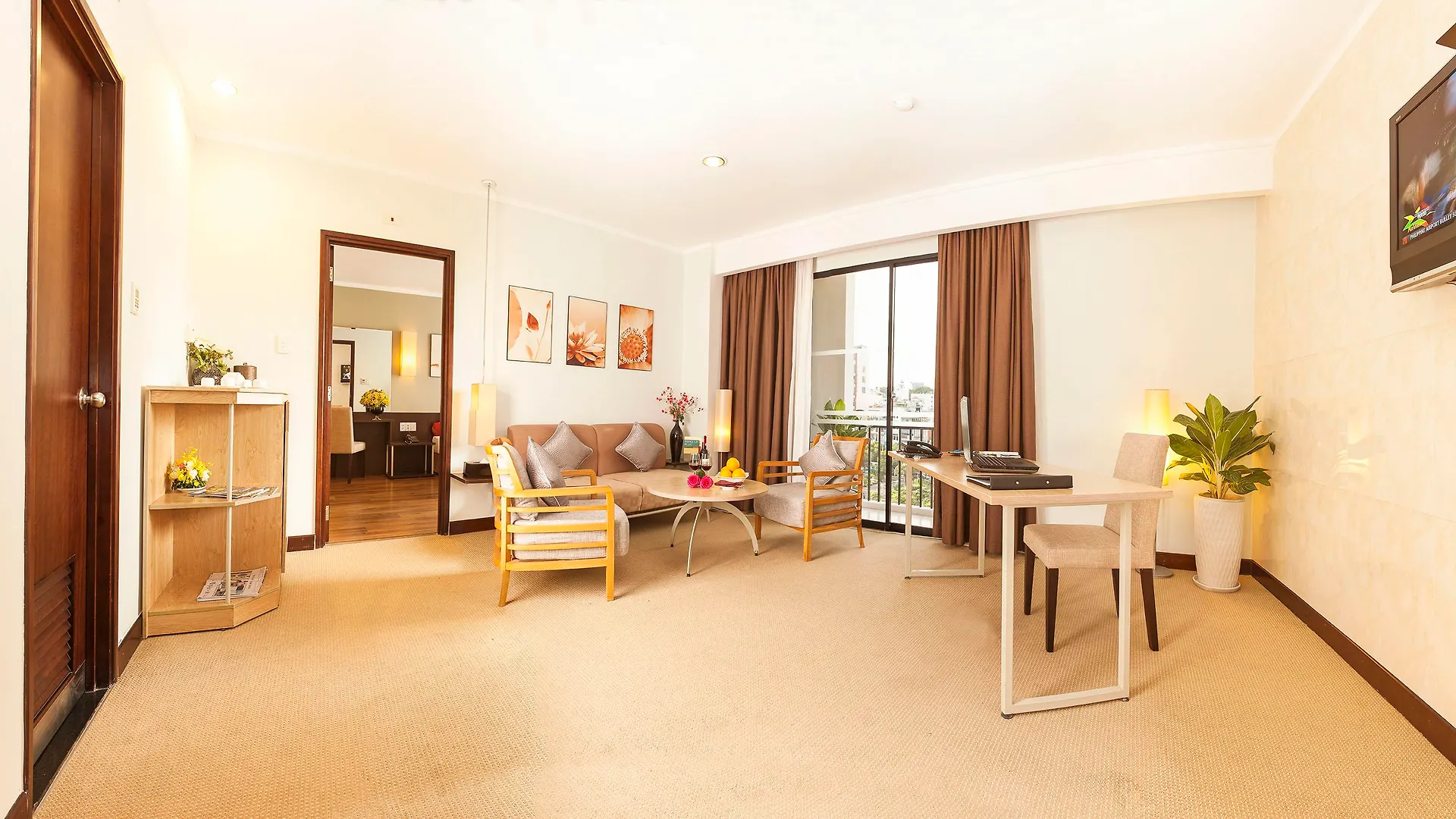 Vien Dong Hotel - Near Bui Vien Walking Street Ho Chi Minh City