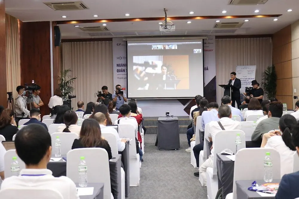 Vien Dong Hotel - Near Bui Vien Walking Street Ho Chi Minh City