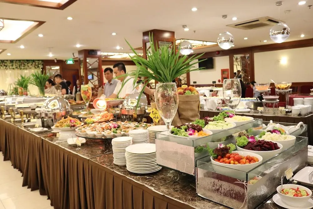 Vien Dong Hotel - Near Bui Vien Walking Street Ho Chi Minh City 3*,
