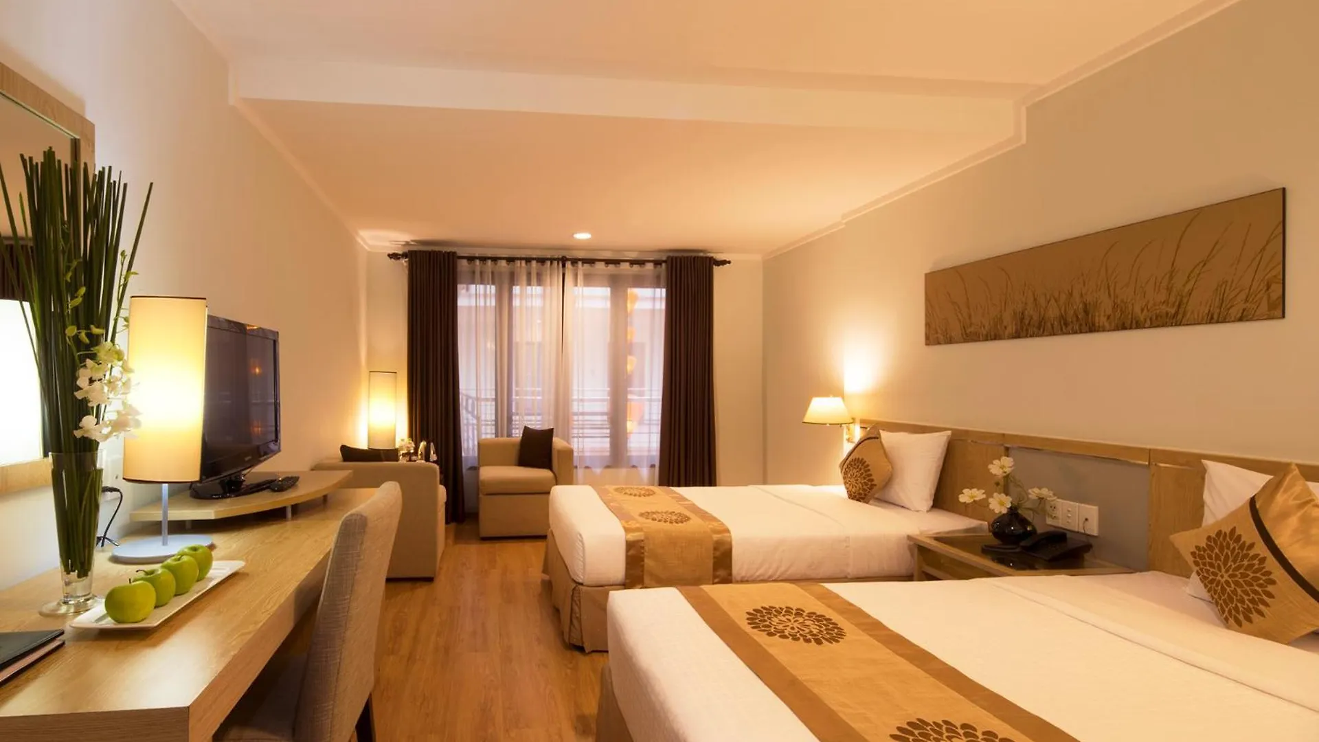 Vien Dong Hotel - Near Bui Vien Walking Street Ho Chi Minh City