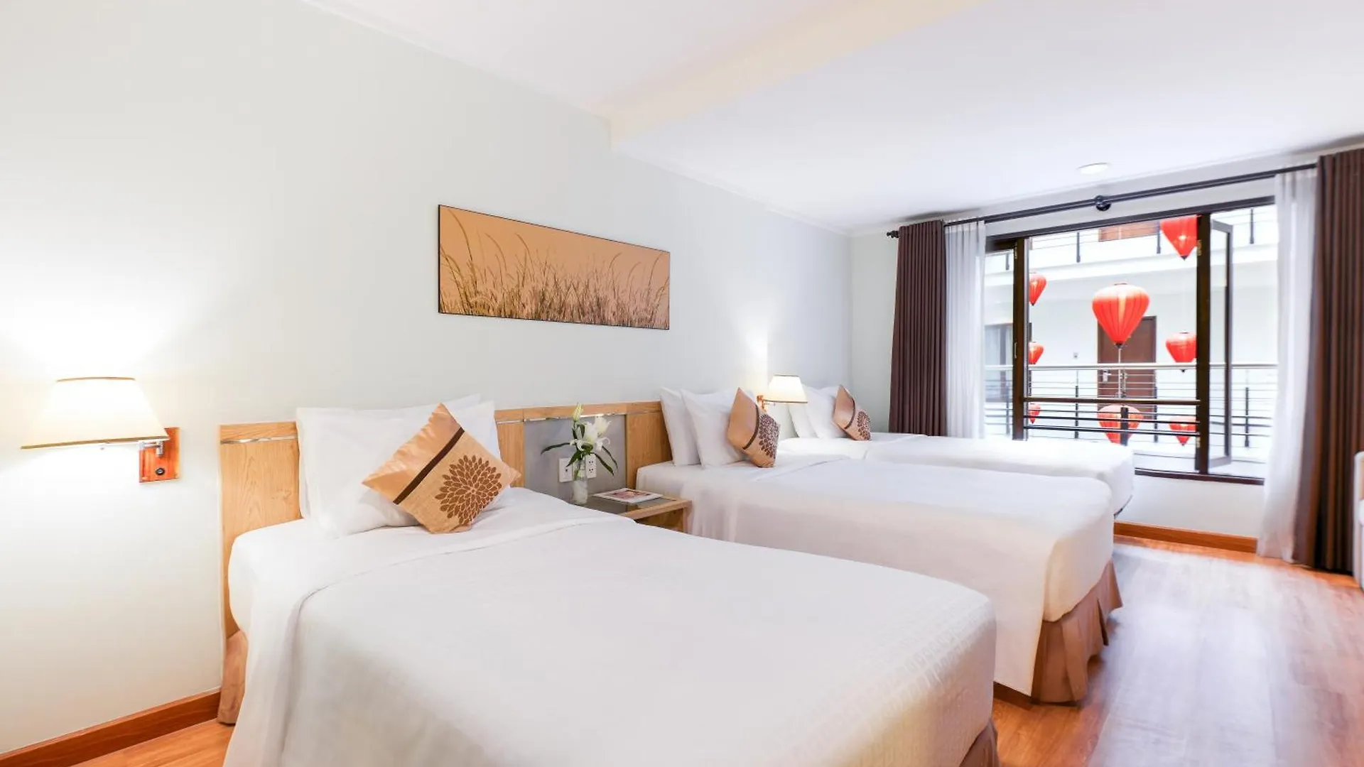 Vien Dong Hotel - Near Bui Vien Walking Street Ho Chi Minh City