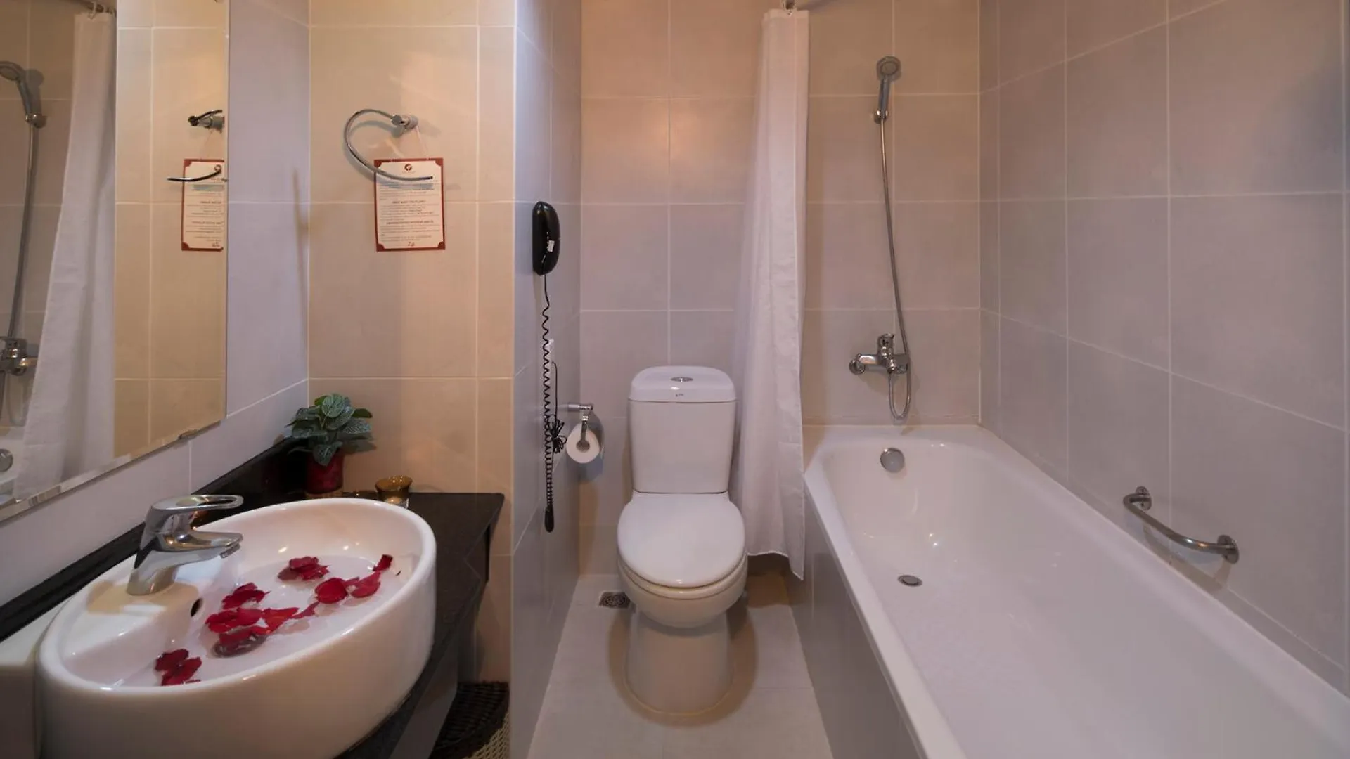 Vien Dong Hotel - Near Bui Vien Walking Street Hô Chi Minh-Ville