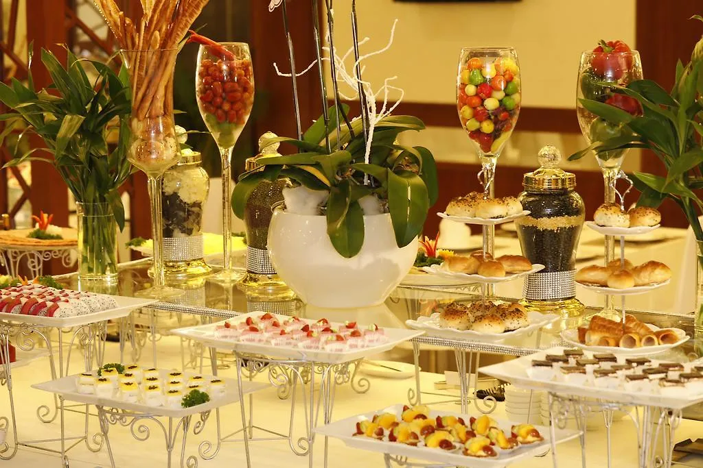 Vien Dong Hotel - Near Bui Vien Walking Street Ho Chi Minh City
